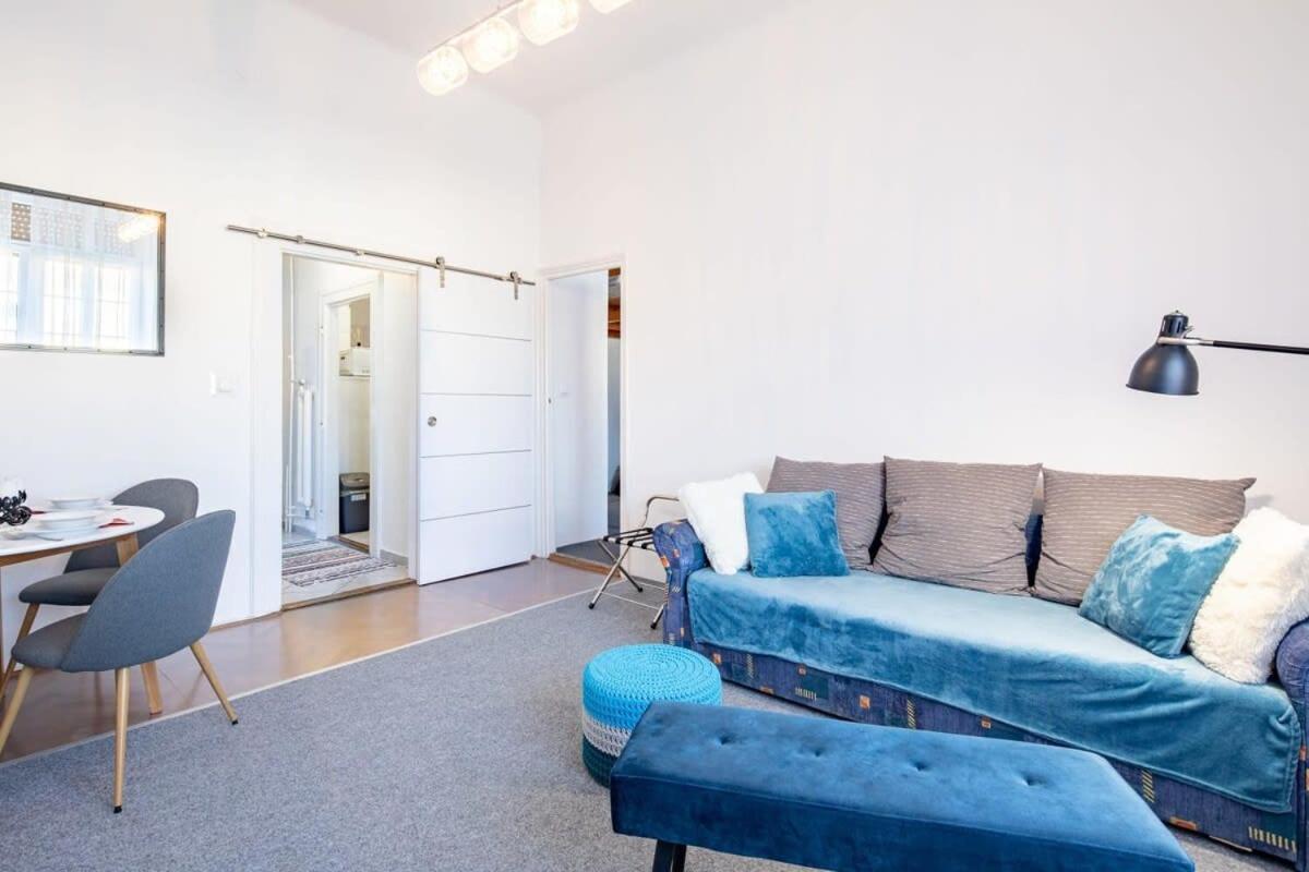 Historic Grace, Classical At Corvin Apartment *