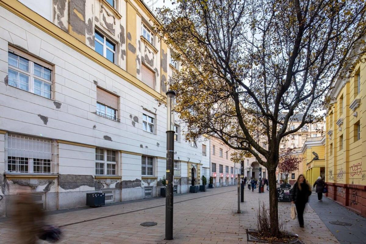 Historic Grace, Classical At Corvin * Budapest