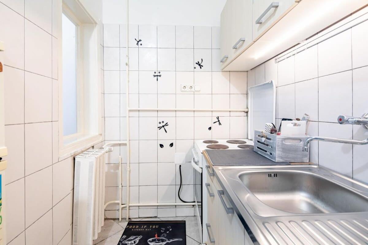 Apartment Historic Grace, Classical At Corvin