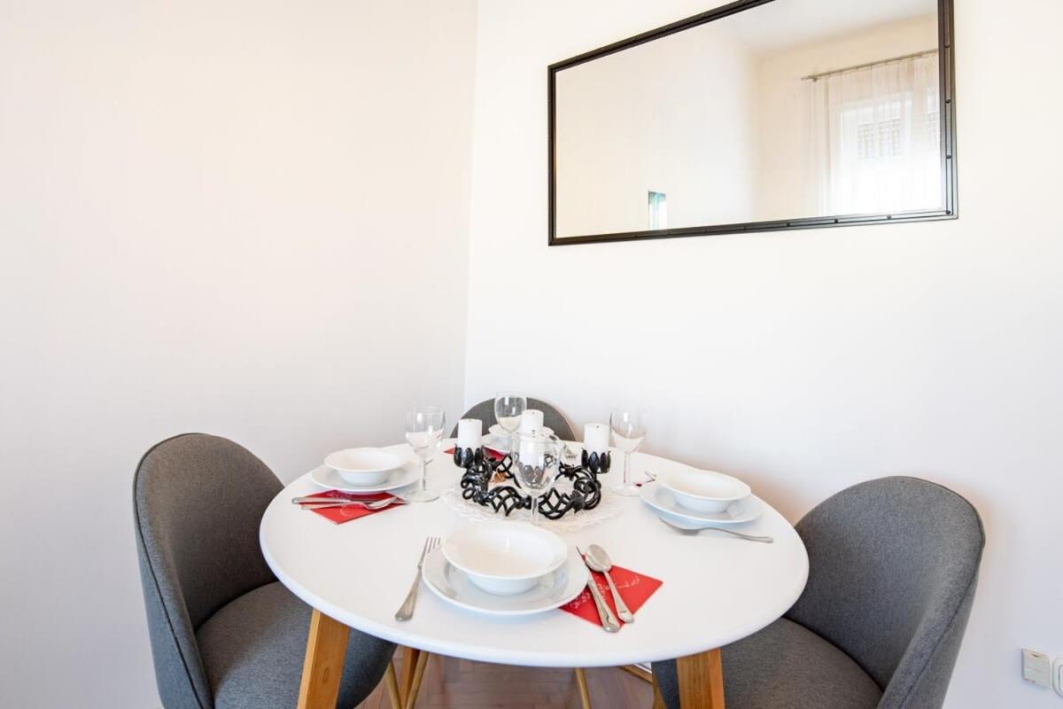 Historic Grace, Classical At Corvin Apartment